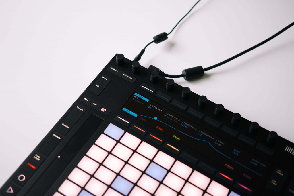 Best midi controllers - photo of ableton push